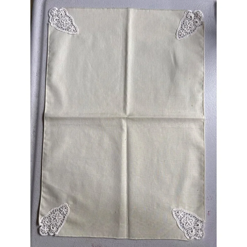 VTG Beige‎ Cotton Dinner Napkins and Placemats Crocheted Corner Accents lot of 4